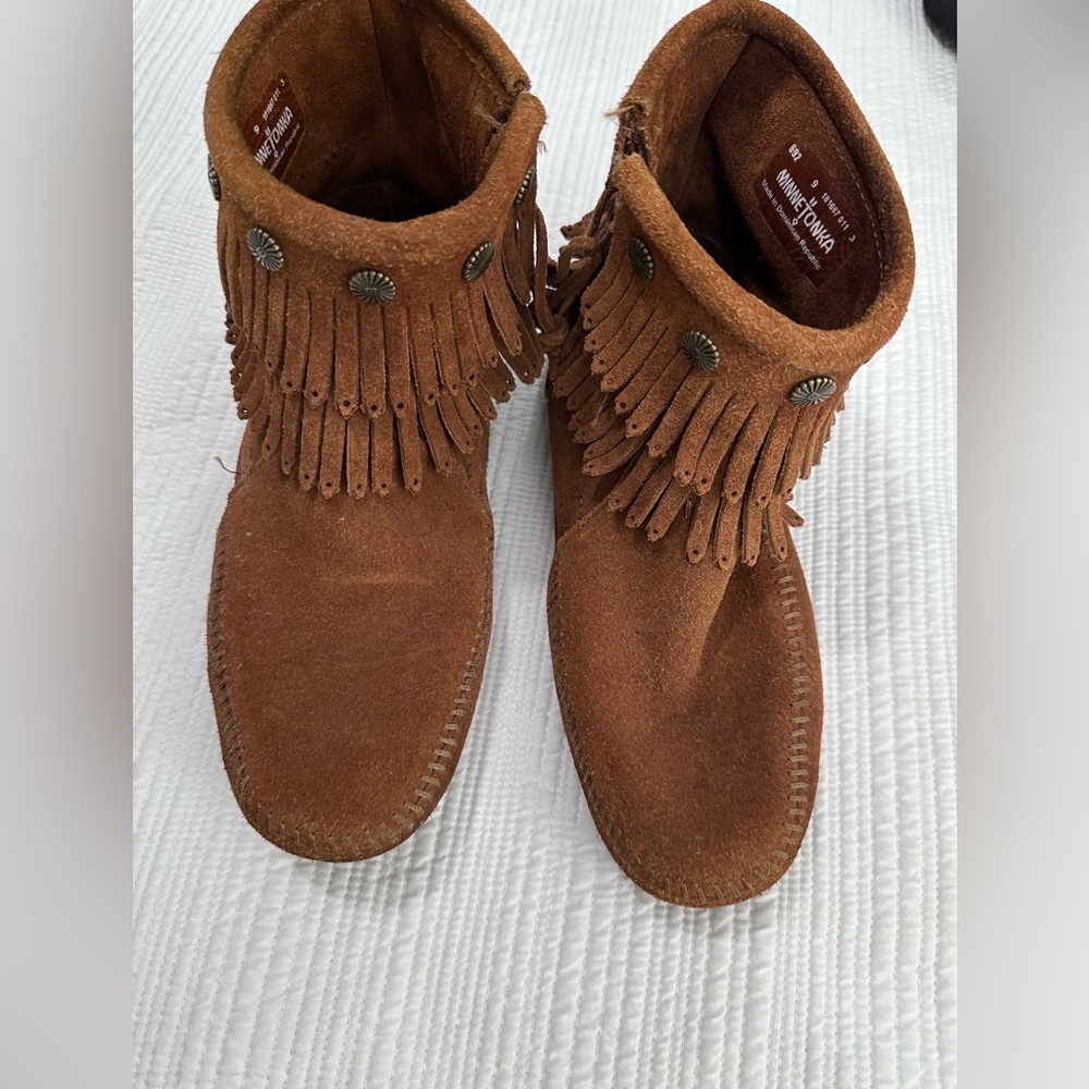 Minnetonka Brown Fringe Moccasins - Picture 5 of 5